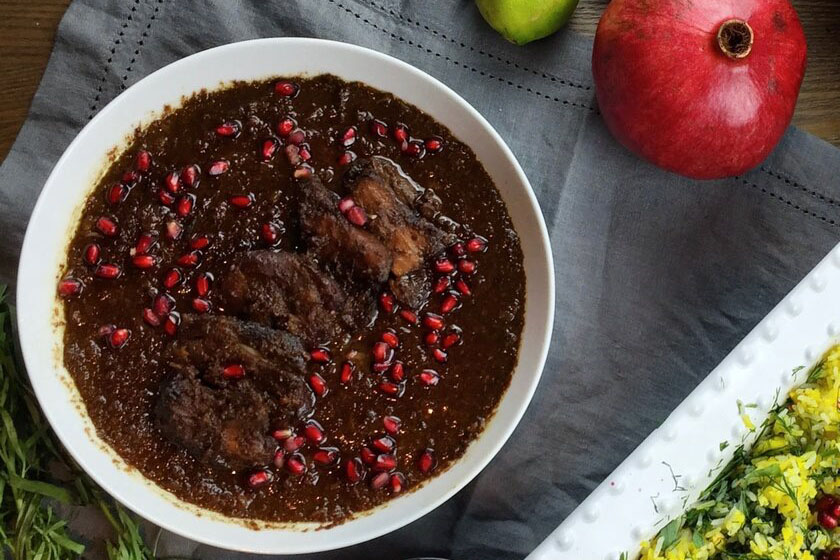 خورش فسنجان. منبع عکس: وبسایت همشهری آنلاین. عکاس: نامشخص