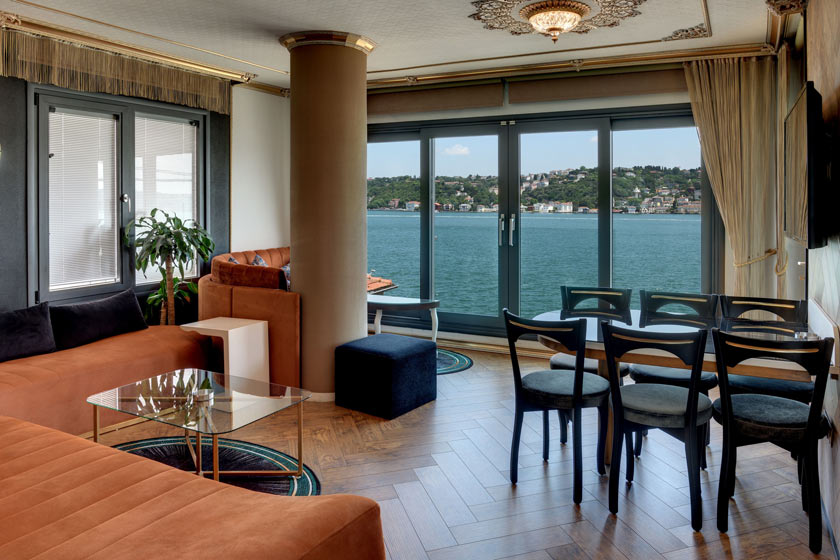  Emirganli Suites Istanbul - Family Condo, 3 Bedrooms, Sea View, Beachfront