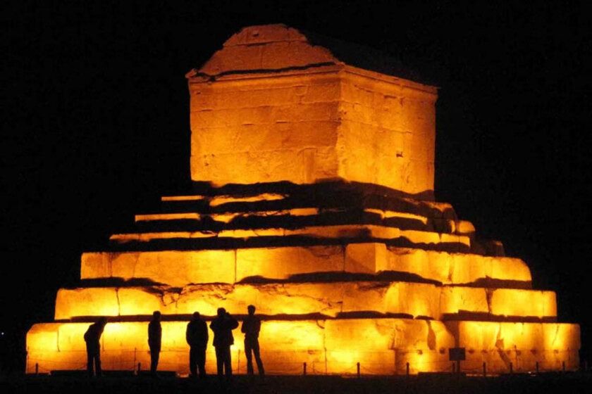 آرامگاه کوروش کبیر