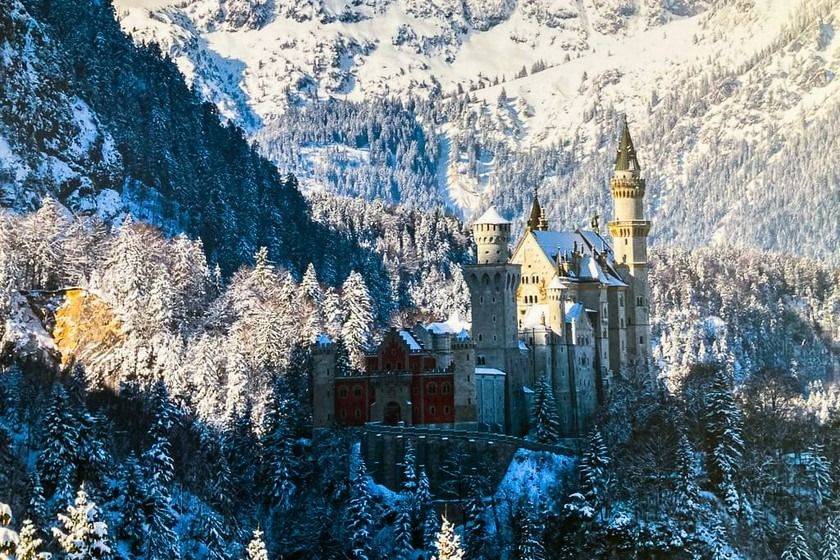 ۷. آلپ‌های باواریا، آلمان (Bavarian Alps. Germany)؛ بهترین مکان برای بازدید از قلعه‌های افسانه‌ای پوشیده از برف