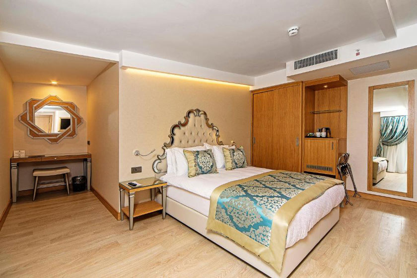 Mukarnas Taksim Hotel Istanbul - Two Connecting Standard Rooms with Balcony