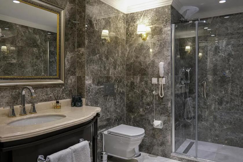 Dekalb Hotel Istanbul - Junior Suite Room with Sea View