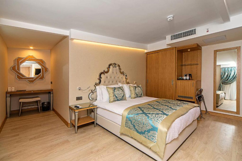 Mukarnas Taksim Hotel Istanbul - Two Connecting Deluxe Rooms with Balcony