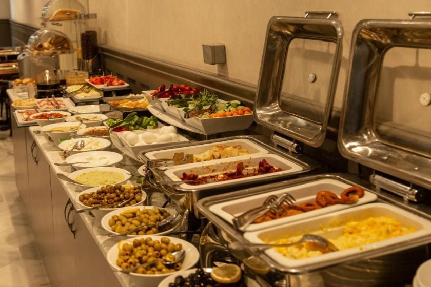 Meroddi Bagdatliyan Hotel Istanbul - breakfast 