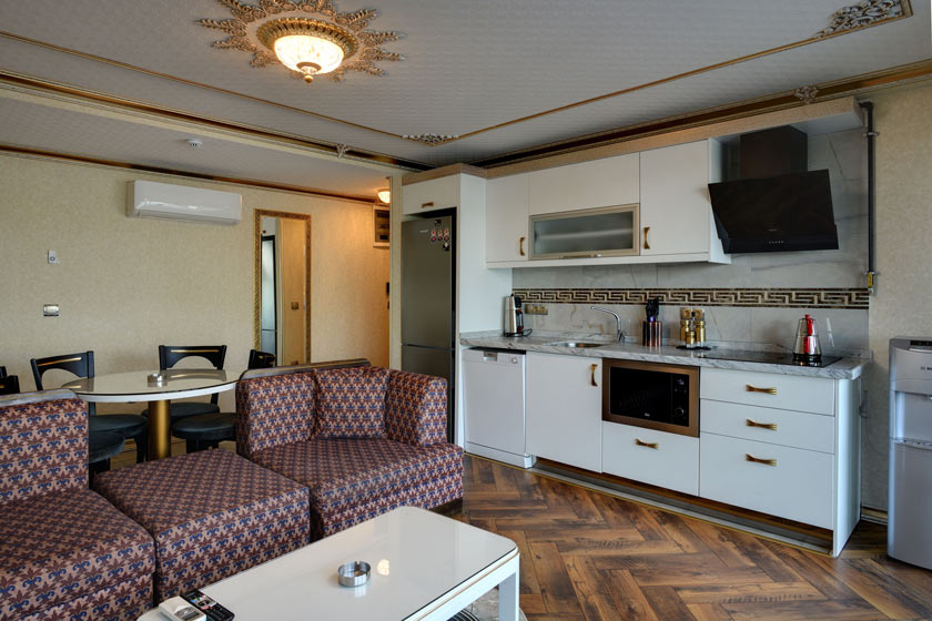  Emirganli Suites Istanbul - Premium Condo, 1 Bedroom, Sea View, Beachfront