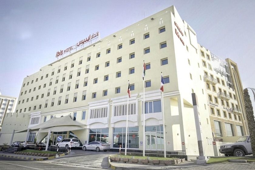 Ibis Muscat - Facade