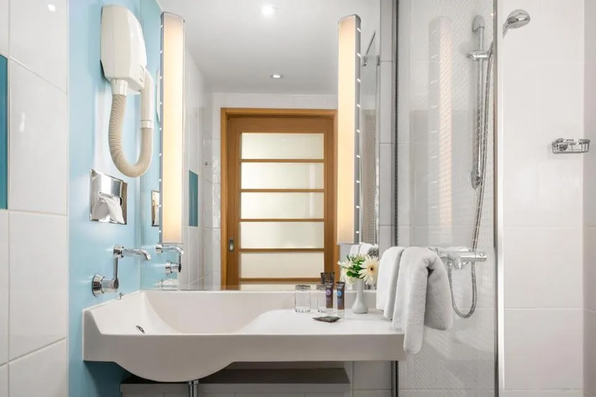 Novotel Istanbul Zeytinburnu Istanbul - Standard Room With Queen Bed And Sofa