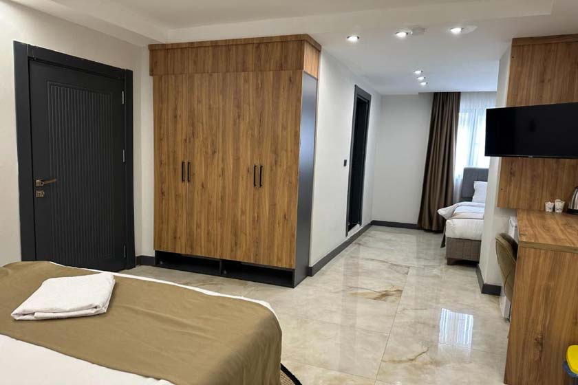 Pars Palas Hotel van - Triple Room