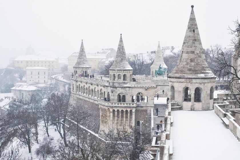 ۱۲. بوداپست، مجارستان (Budapest, Hungary)؛ بهترین مکان برای مراجعه به چشمه‌های آب گرم و آب‌درمانی