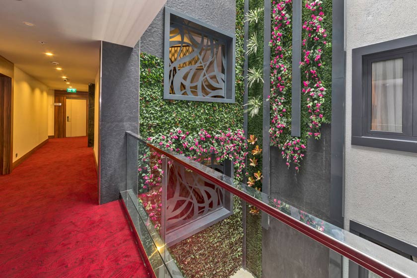 Golden Royal Hotel Istanbul - Inner courtyard view