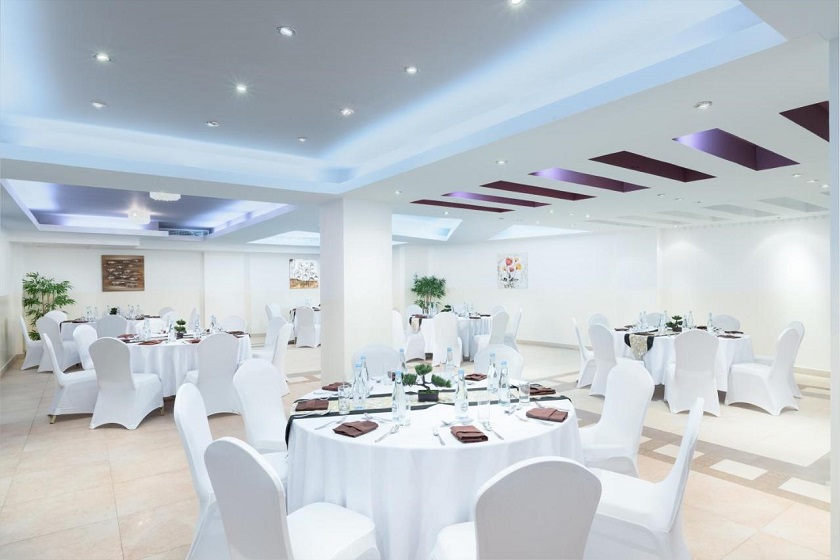 Al Hail Waves Hotel Managed By Centara Muscat - Restaurant