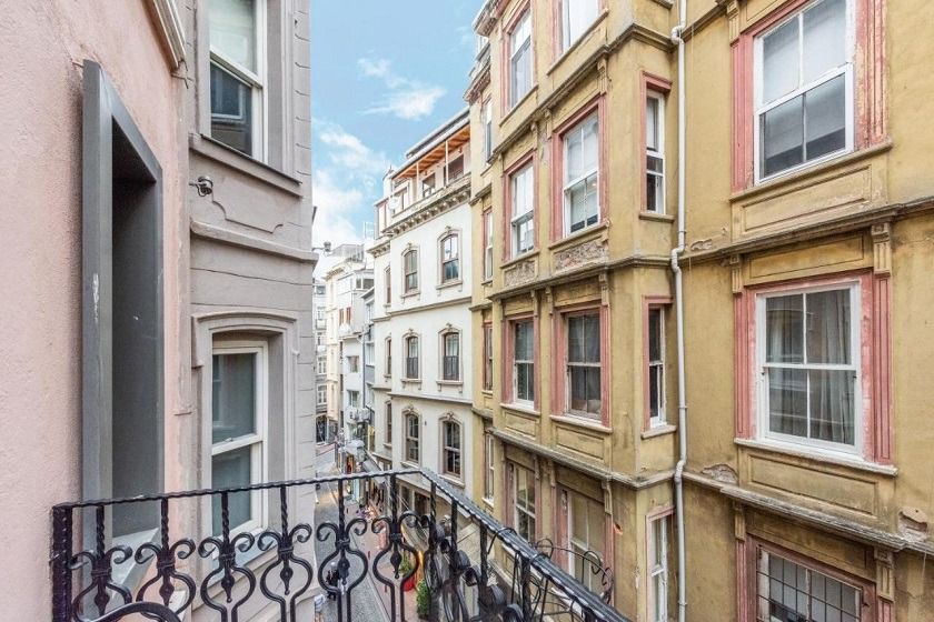 Hotel Des Arts Galata Istanbul - Deluxe Double Room with Balcony