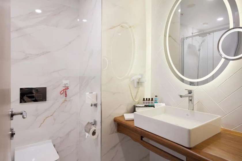 Buem Hotel Kosuyolu Istanbul - Deluxe Double Room with Balcony