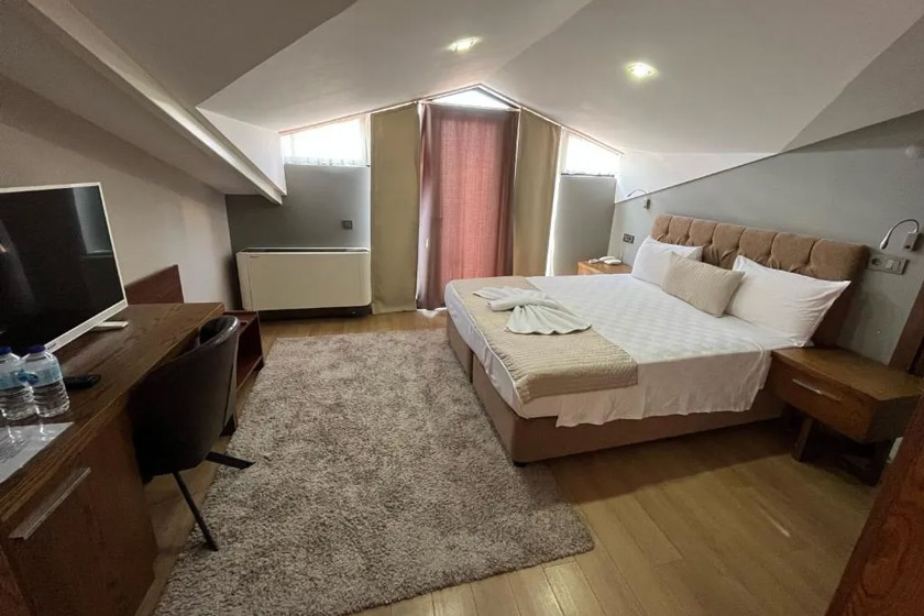 The Elegant Hotel Istanbul - Double Room with Balcony