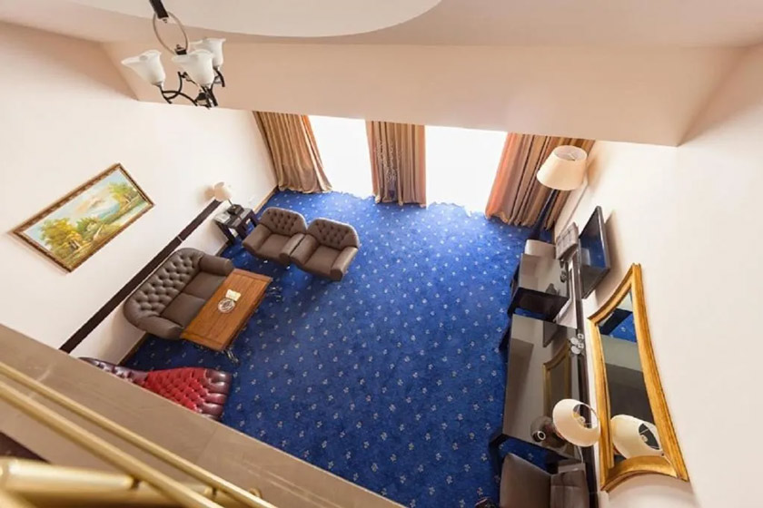 Regineh Hotel Yerevan - King Suite with Balcony