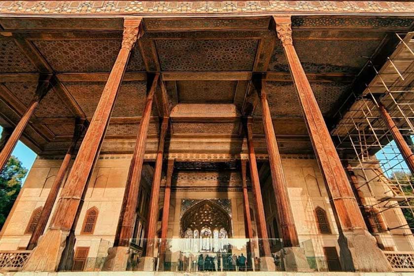 چهل ستون کجاست؟