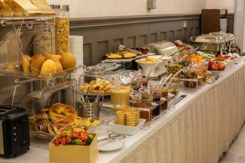 Meroddi Bagdatliyan Hotel Istanbul - breakfast 