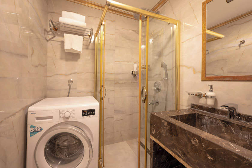  Emirganli Suites Istanbul - Family Condo, 3 Bedrooms, Sea View, Beachfront