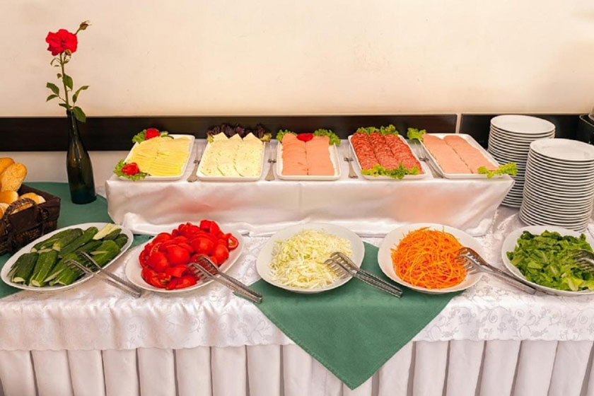 Regineh Hotel Yerevan - breakfast 