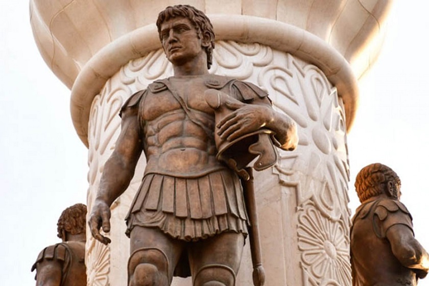 پیکر اسکندر کجاست؟