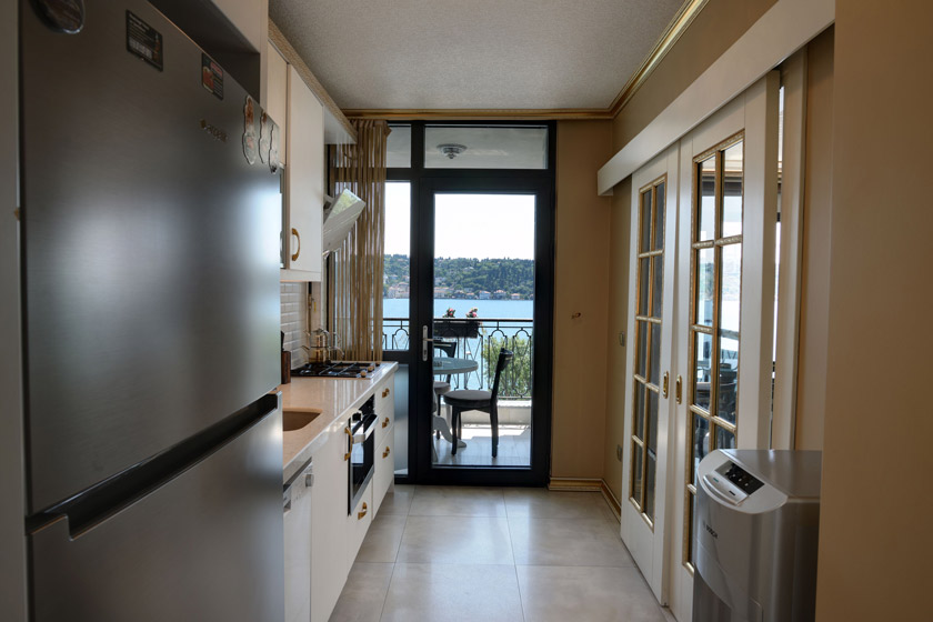 Emirganli Suites Istanbul - Family Condo, 2 Bedrooms, Sea View, Beachfront