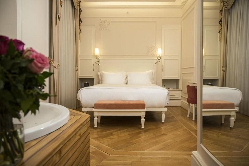 Corinne Art & Boutique Hotel Istanbul - Classic Room with Hot Tub