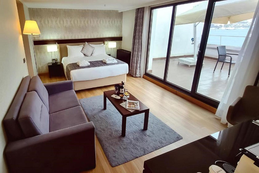 Port Bosphorus Hotel Istanbul - Deluxe Room with Terrace