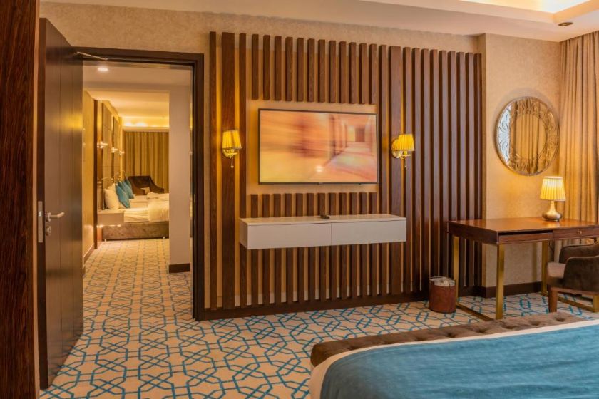 Royal Crown Hotel muscat - Standard Family Room