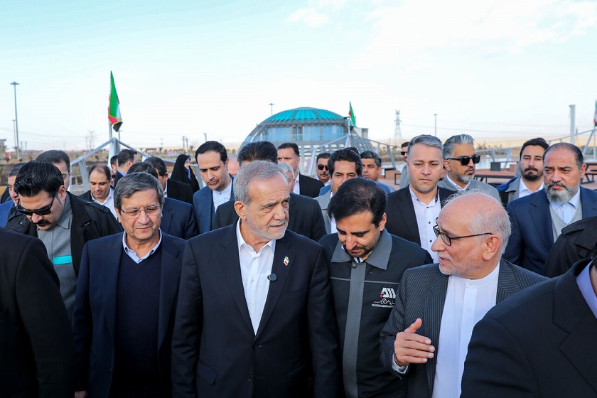 بزرگترین مجموعه تفریحی و گردشگری کشور در سیرجان با حضور رییس‌ جمهوری افتتاح شد