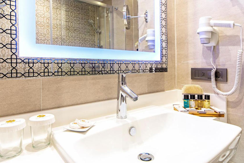 Mukarnas Taksim Hotel Istanbul - Two Connecting Deluxe Rooms with Balcony