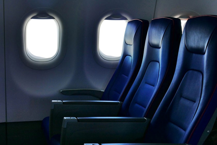 چرا پنجره هواپیماها بیضی شکل است؟