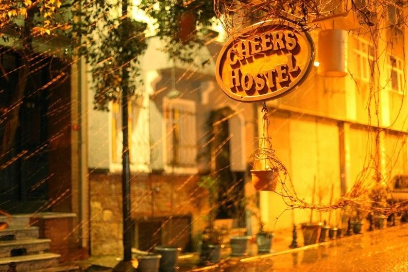 Cheers Hostel Istanbul - Facade