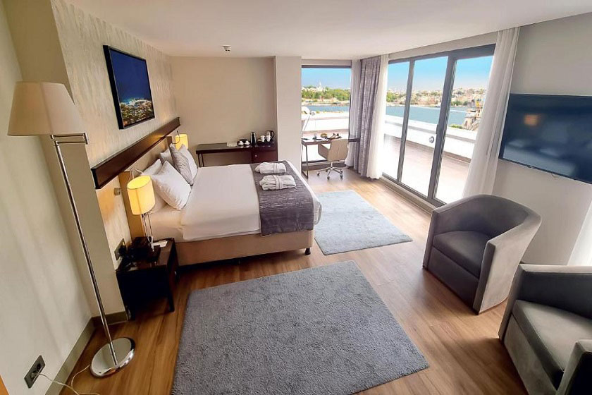Port Bosphorus Hotel Istanbul - Suite with Terrace