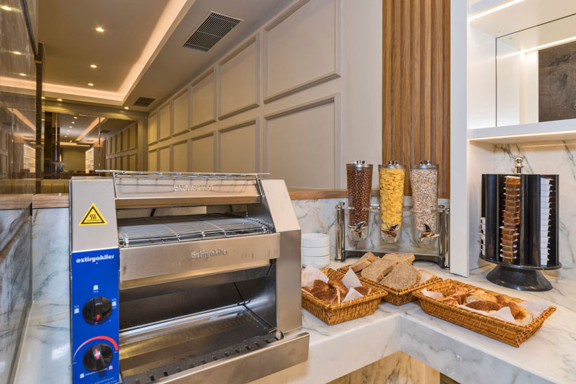 Golden Royal Hotel Istanbul - breakfast