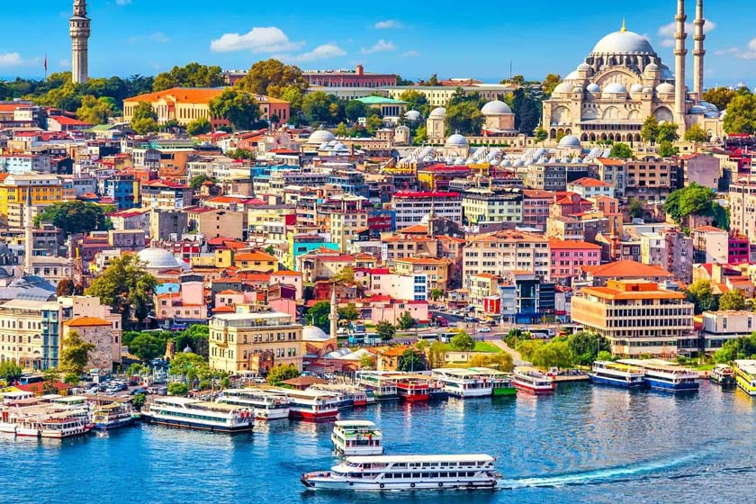 آنتالیا یا استانبول؛ به کدام سفر کنیم؟