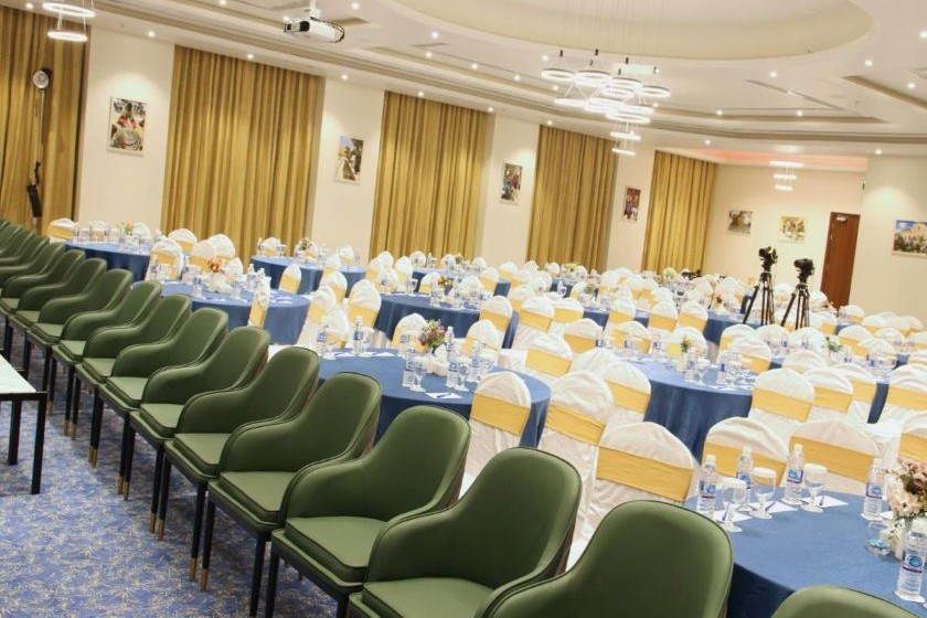 Rozana Hotel muscat - conference room