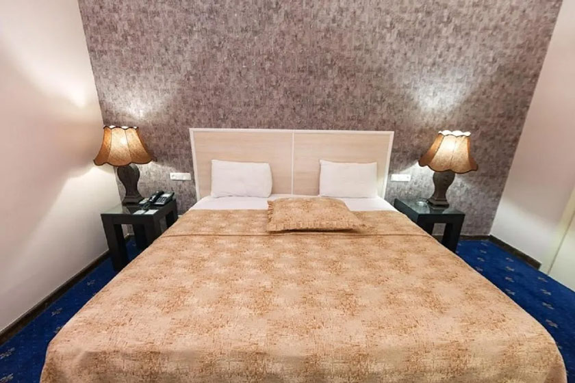 Regineh Hotel Yerevan - King Suite with Balcony
