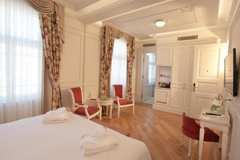 Corinne Art & Boutique Hotel Istanbul - Deluxe Room with Balcony