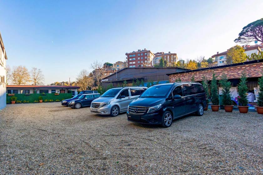 Mia Mia Suites Istanbul - private parking