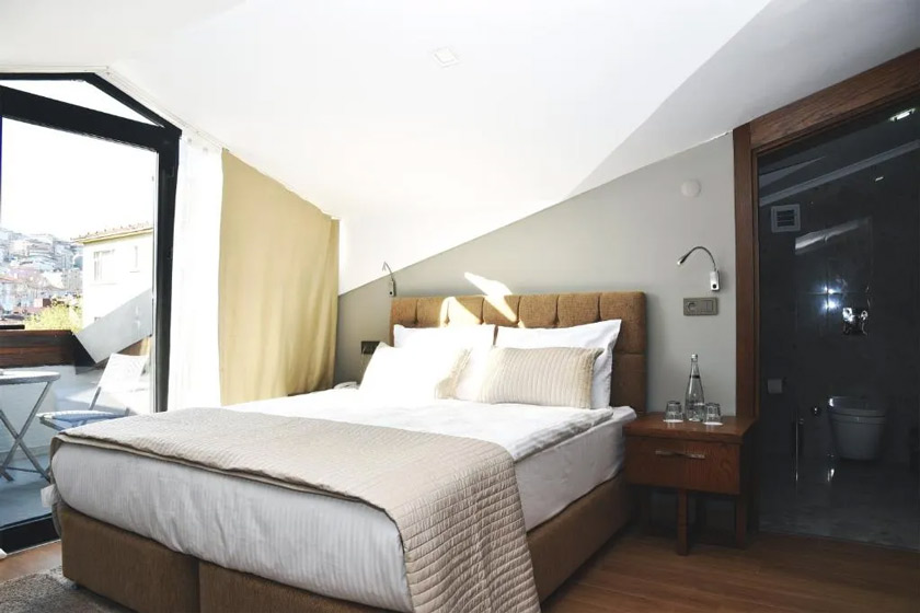 The Elegant Hotel Istanbul - Double Room with Balcony