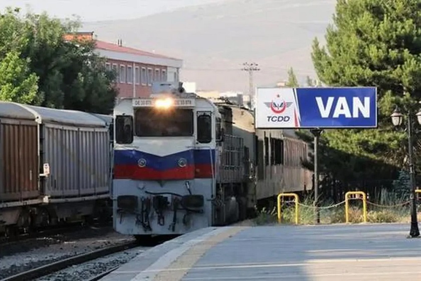 جزئیات حرکت قطار تهران به وان