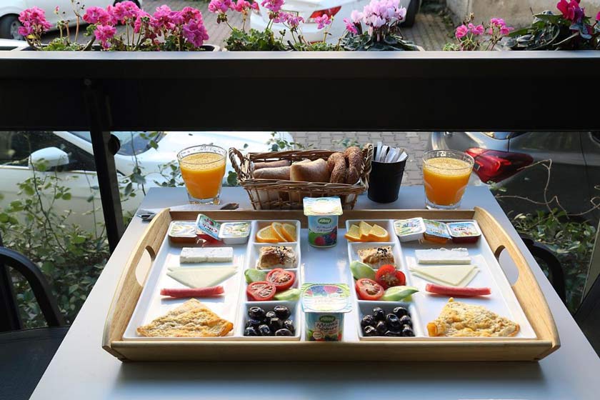 Apartman Istanbul - breakfast 