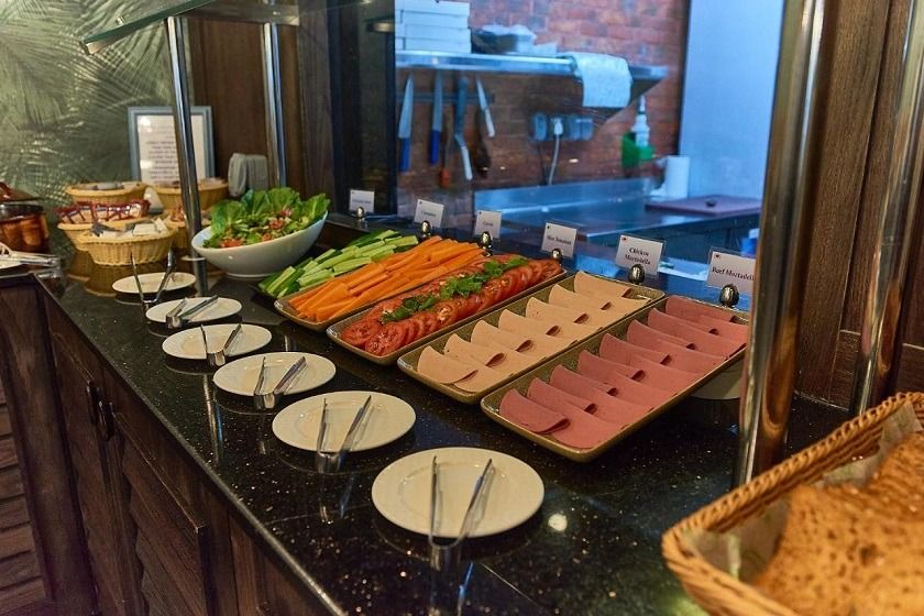 Rose Park Hotel Al Barsha Opposite Metro Station Dubai - Food And Drink