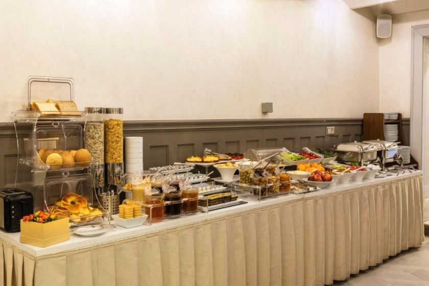 Meroddi Bagdatliyan Hotel Istanbul - breakfast 