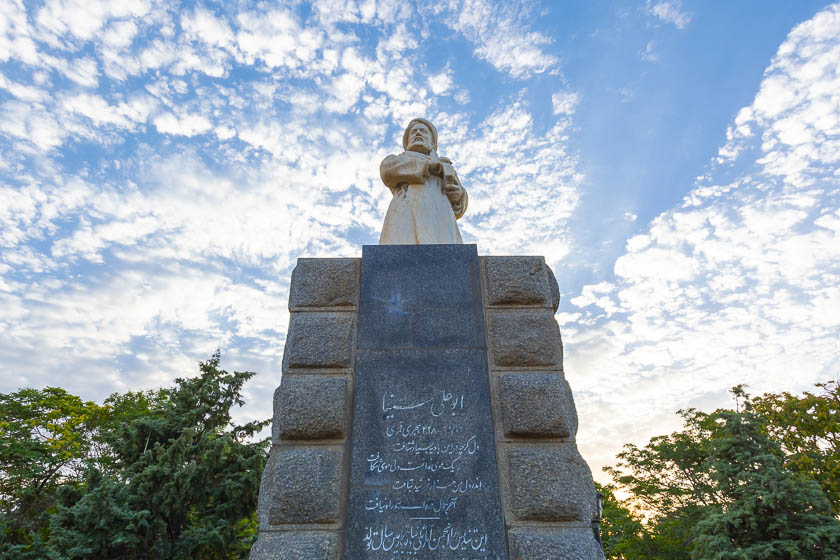 همدان. منبع عکس: گوگل مپ. عکاس: Morteza Barjasteh
