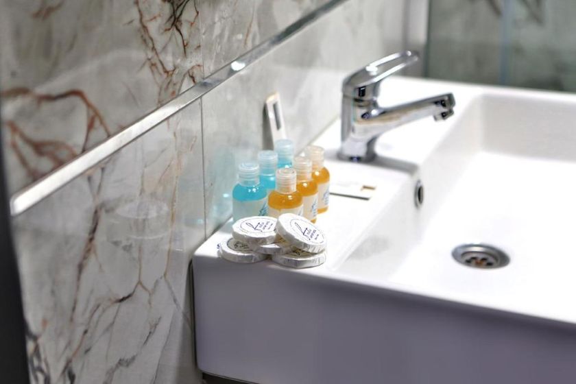 Fly And Stay Airport Hotel Istanbul - Queen Room with Spa Bath