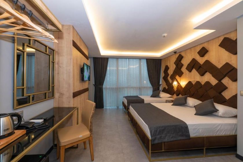 Fly And Stay Airport Hotel Istanbul - Deluxe Triple Room
