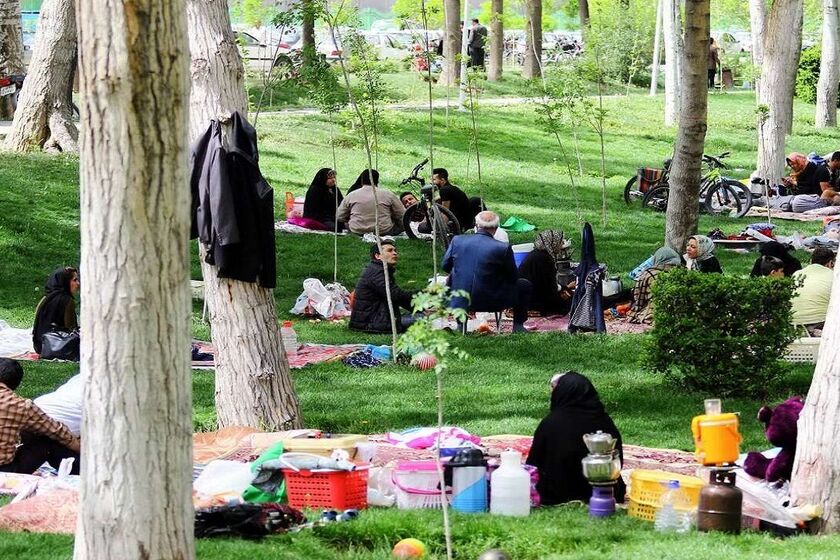 وقت گذرانی در سیزده بدر. منبع عکس: خبرگزاری برنا. عکاس: نامشخص