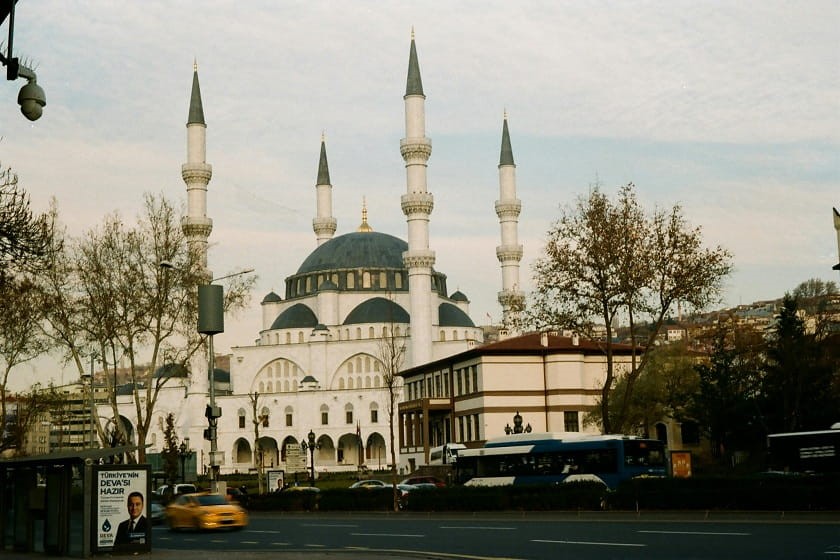 مسجد زیبای ملکه خاتون (Melike Hatun) در شهر آنکارا