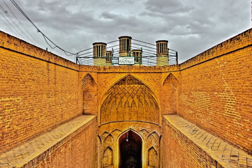 آب انبار شش بادگیر. منبع عکس: گوگل مپ. عکاس: مهدی جلالیان خشنود